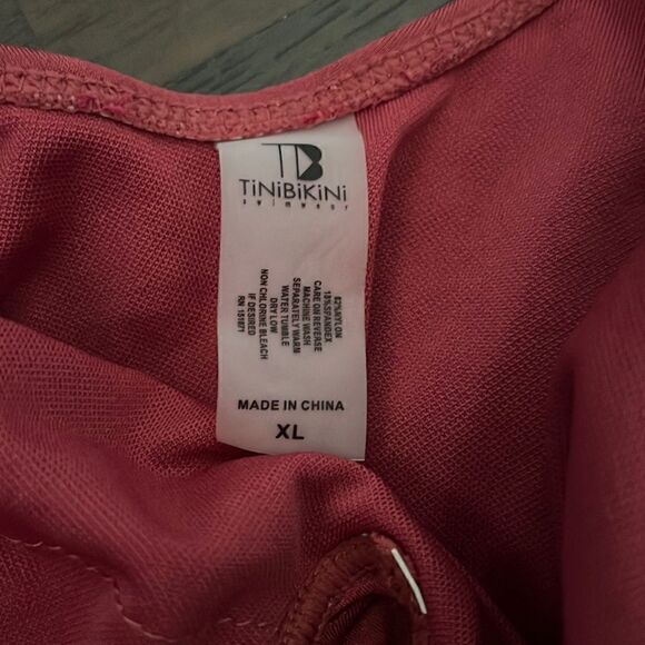 Swimsuit   - Picture 2 of 3